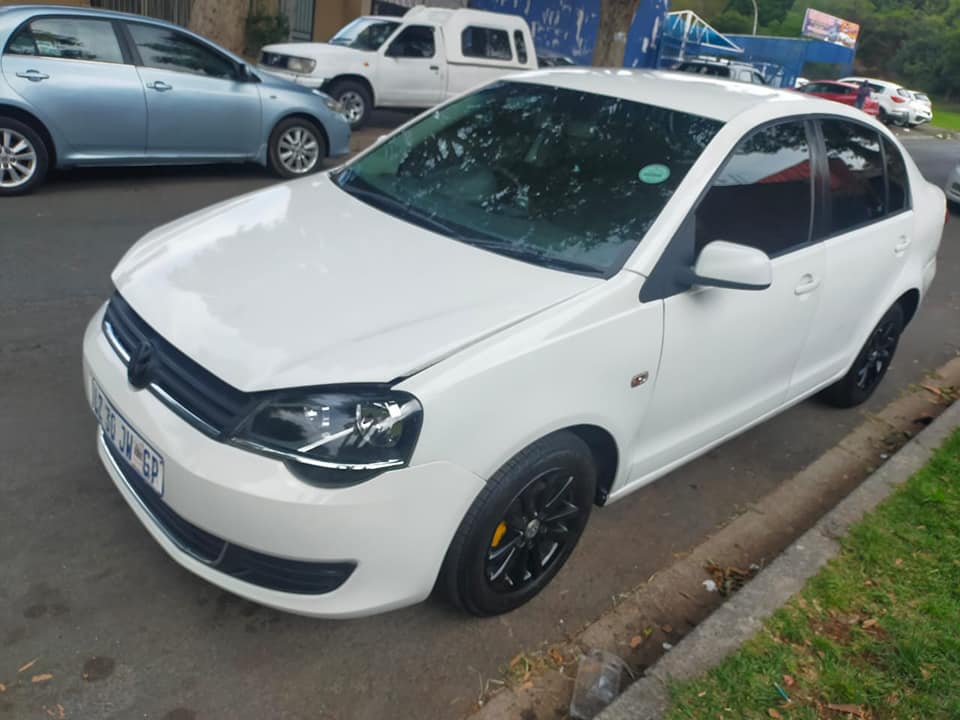 Volkswagen polo Vivo 2012 sedan 1.6 white for sale