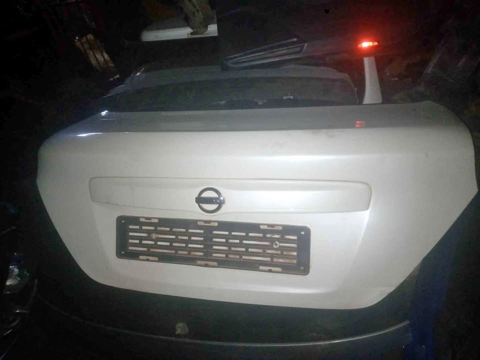 Nissan Almera rear tailgate - Private Seller Nissan Almera rear tailgate - Private Seller