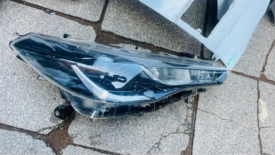 Toyota Corolla Cross headlight - Private Seller Toyota Corolla Cross headlight - Private Seller