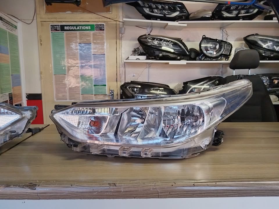 2019 TOYOTA YARIS RIGHT AND LEFT HEADLIGHTS SUPER CLEAN FOR SALE - Private Seller 2019 TOYOTA YARIS RIGHT AND LEFT HEADLIGHTS SUPER CLEAN FOR SALE - Private Seller