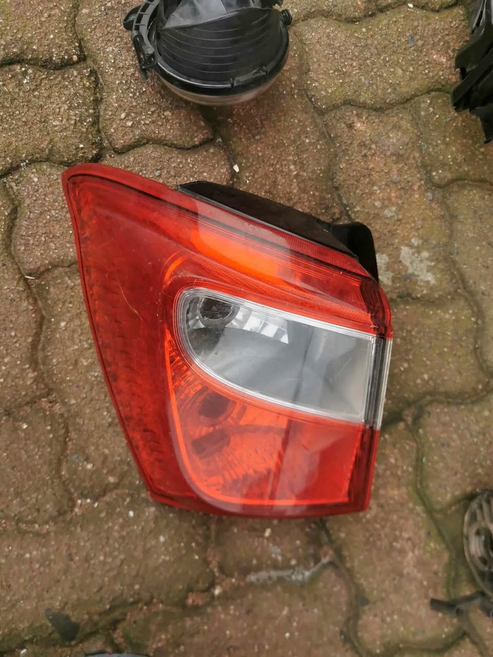 Suzuki Sx4 left taillight - Private Seller Suzuki Sx4 left taillight - Private Seller