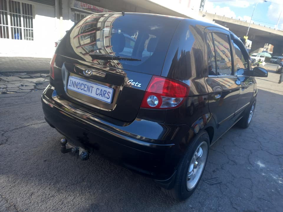 2006 HYUNDAI GETZ 1.6 PETROL, MANUAL TRANSMISSION, BLACK COLOUR