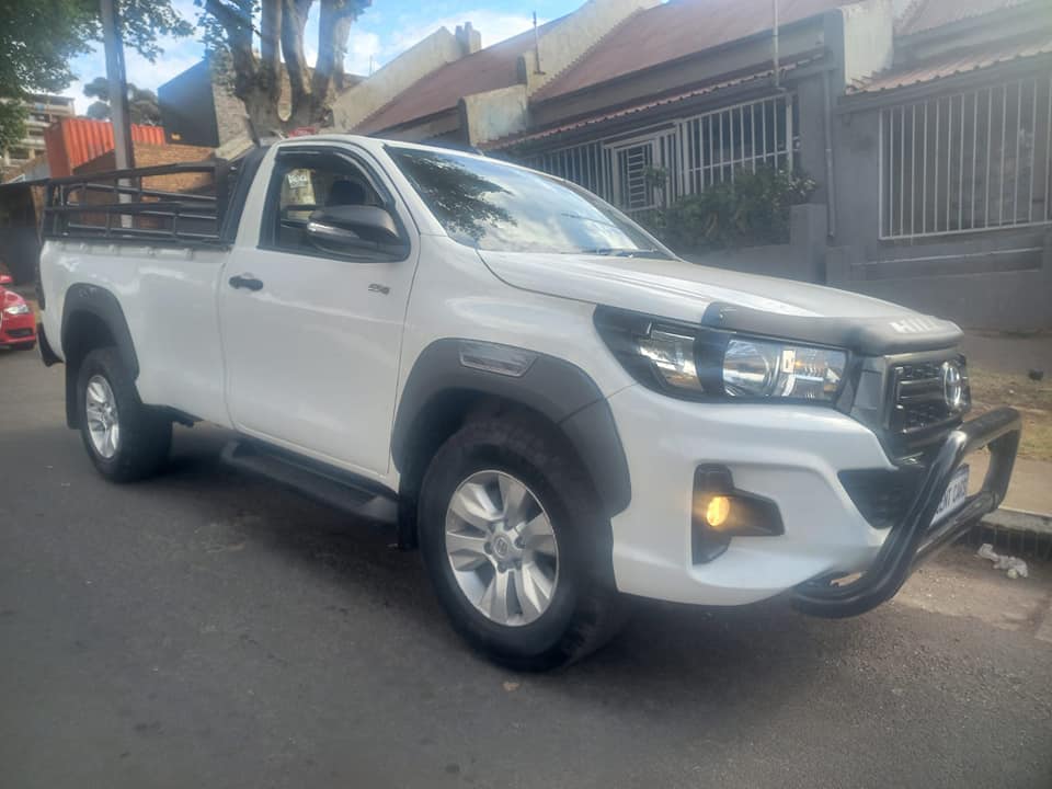 2017 TOYOTA HILUX SRX 2.4GD6 DIESEL, SINGLE CAB, MANUAL, WHITE COLOR