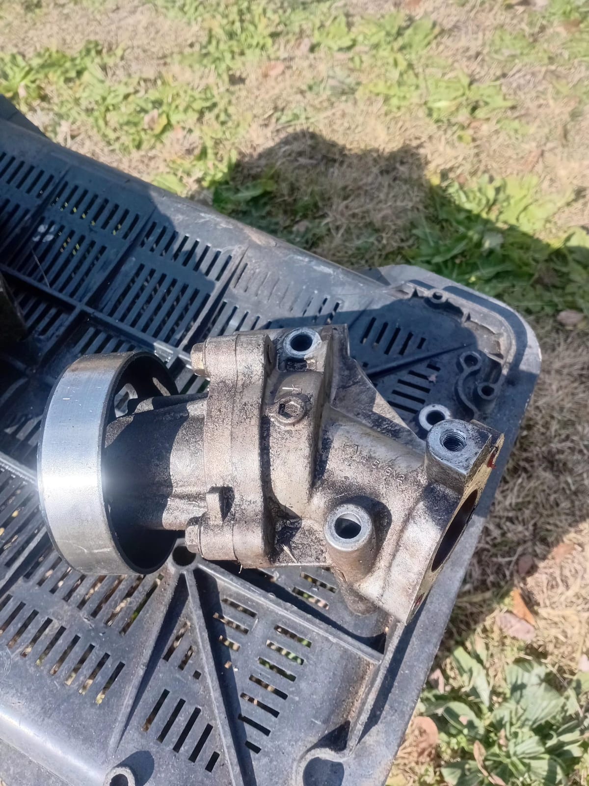 Nissan xtrail 2.0 l QR20 engine parts for sale - Private Seller