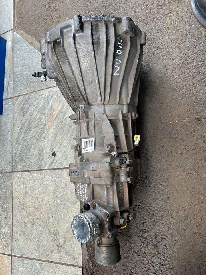 Mahindra Mhawk 2.2 S10 SUV 5 Speed Gearbox For Sale Call or Whatsapp