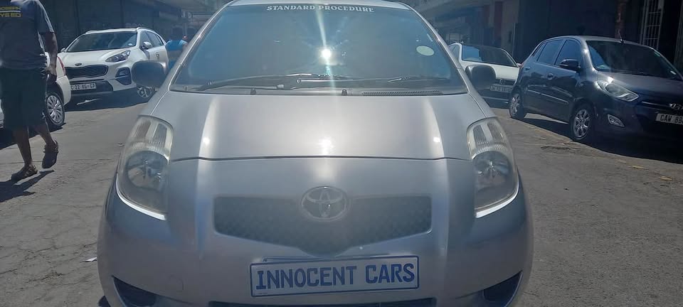 2007 TOYOTA YARIS T3, MANUAL TRANSMISSION, SILVER COLOUR 103000KM 2007 TOYOTA YARIS T3, MANUAL TRANSMISSION, SILVER COLOUR 103000KM