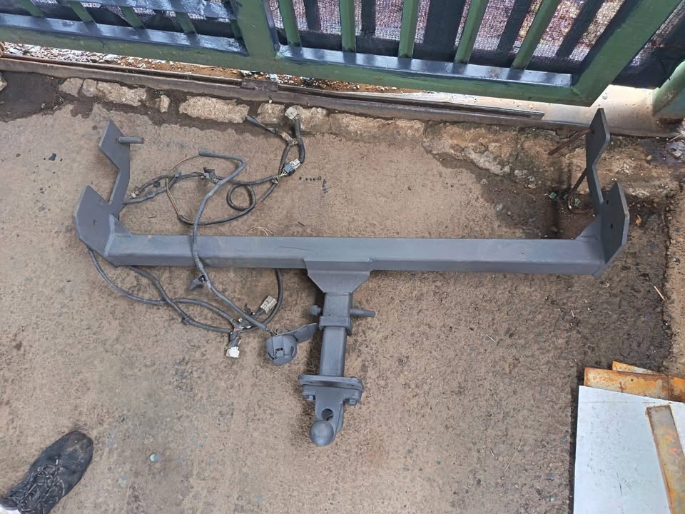 Toyota D4D towbar with fitment - Private Seller