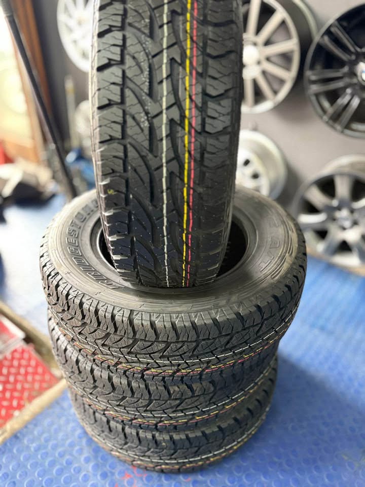 265/65/17 BRIDGESTONE DUELER A/T D694 (TYRE SPECIAL) - Private Seller