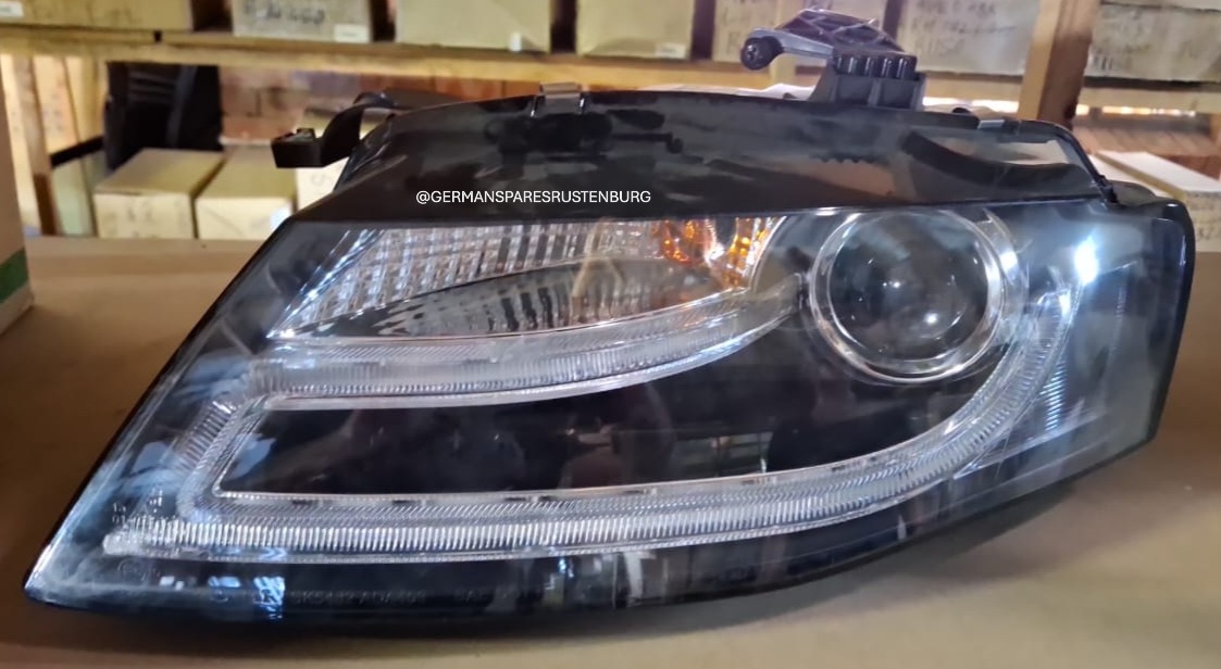 AUDI A4 B8 XENON HEADLIGHTS - Private Seller AUDI A4 B8 XENON HEADLIGHTS - Private Seller