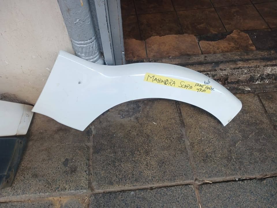 Mahindra scorpio Front Fender Trim R for Sale - Private Seller Mahindra scorpio Front Fender Trim R for Sale - Private Seller