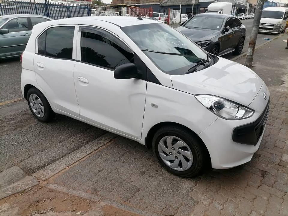 2023 Hyundai Atos 1.0 Hatchback Automatic with a leather seat and Service history