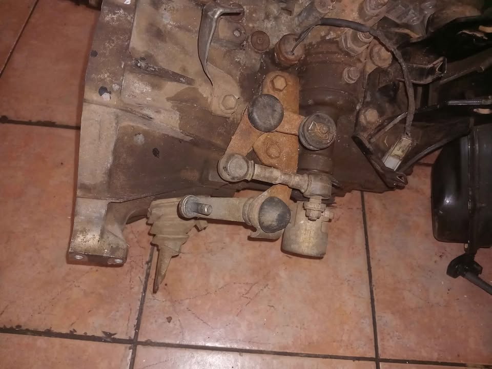 Toyota yaris t3 maunal gear box - Private Seller Toyota yaris t3 maunal gear box - Private Seller