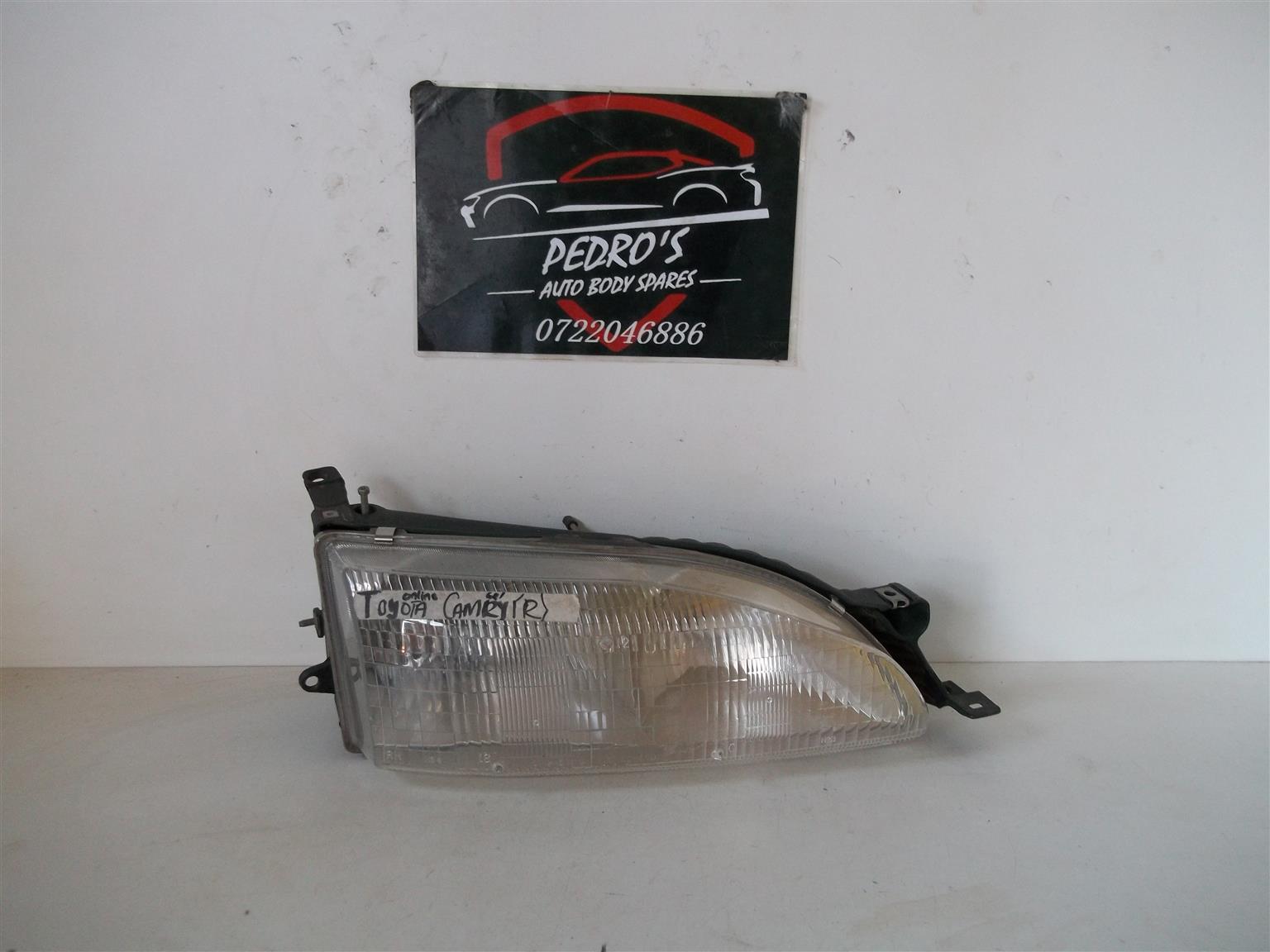 Toyota Camry '95-'96 right headlight - Private Seller Toyota Camry '95-'96 right headlight - Private Seller