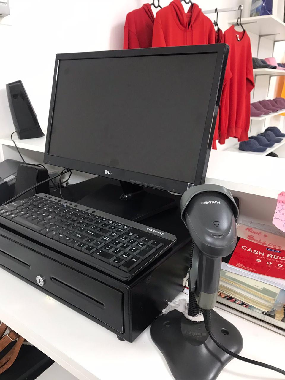 LG monitor with complete point of sales machine 