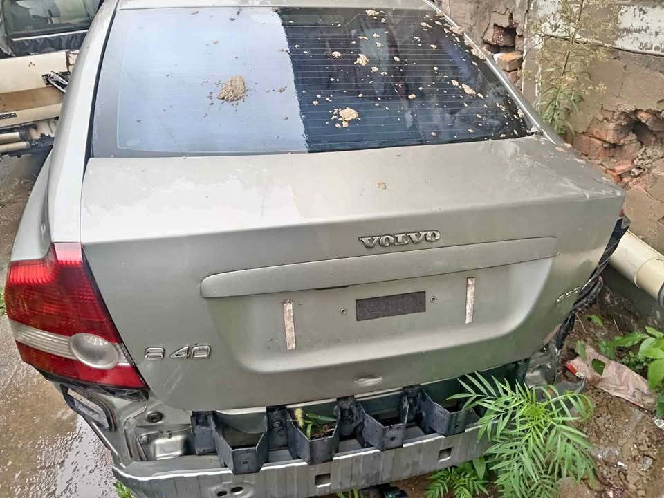 Volvo S40 2.0 2007 bootlid - Private Seller