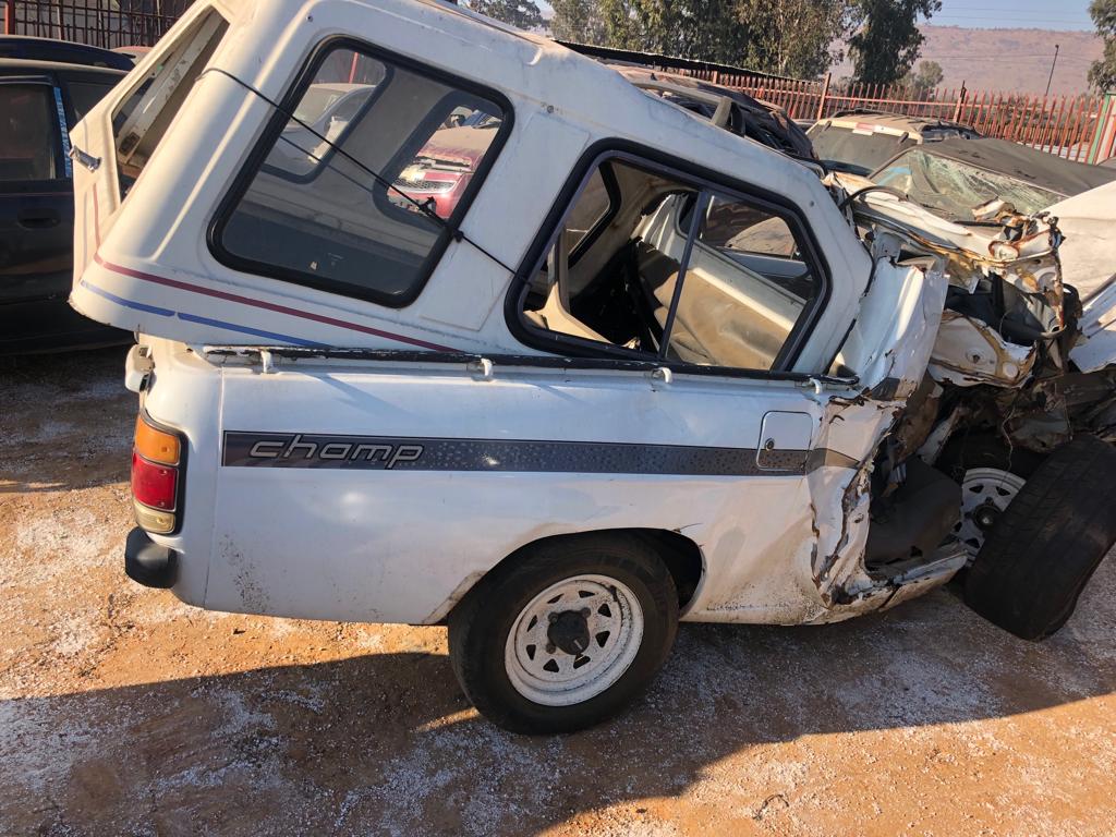 Nissan 1400 for stripping parts only with canopy - Private Seller Nissan 1400 for stripping parts only with canopy - Private Seller