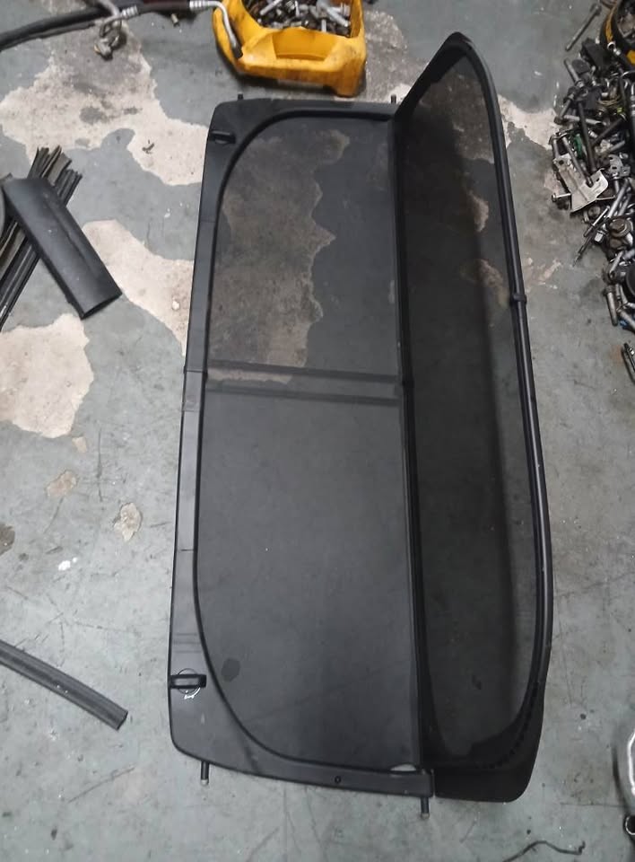 Bmw m4 convertible wind reflector - Private Seller Bmw m4 convertible wind reflector - Private Seller