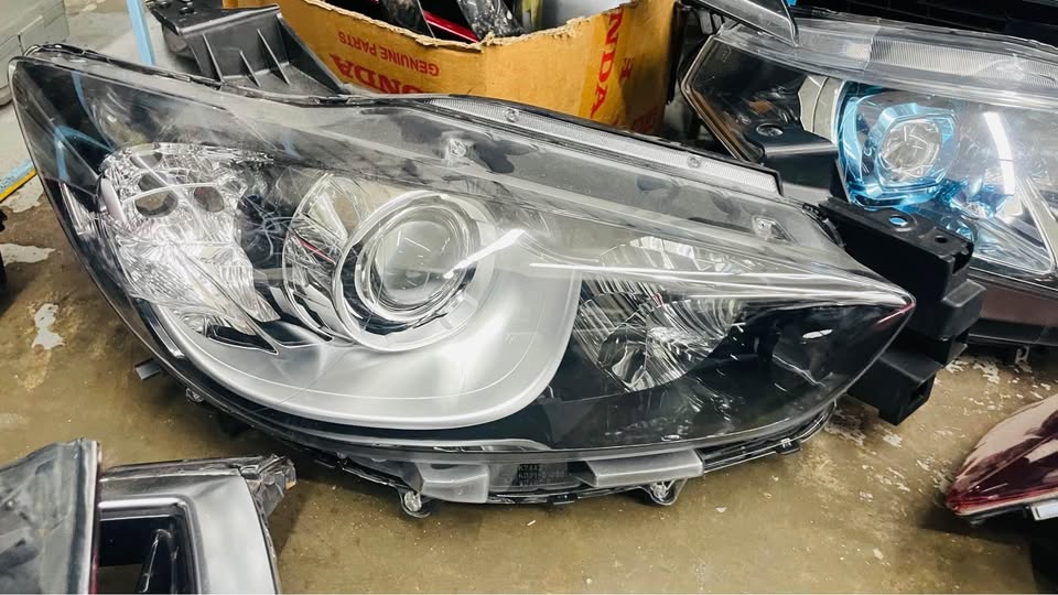 Mazda CX5 headlight - Private Seller Mazda CX5 headlight - Private Seller