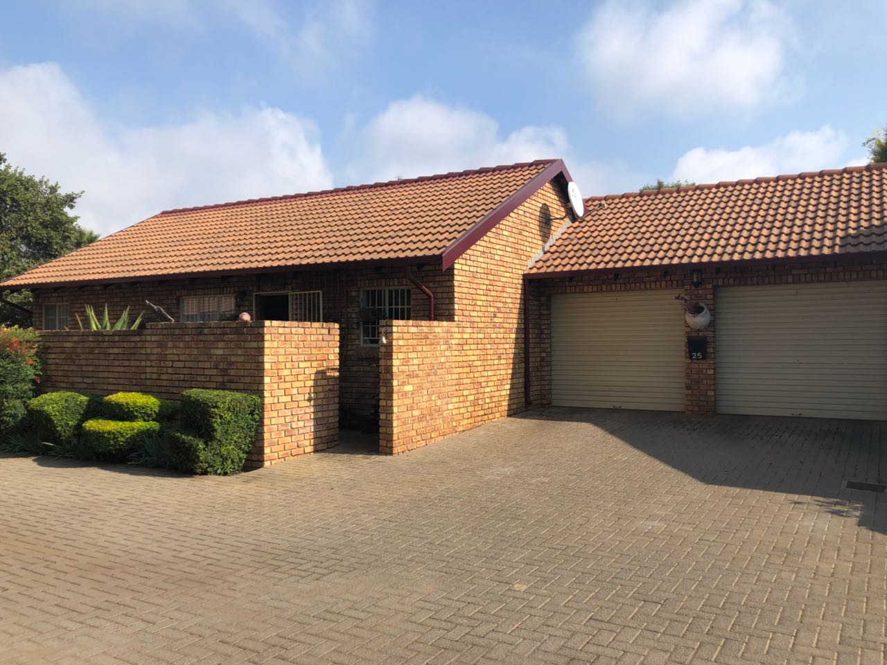 Beautiful And Spacious 3 Bedroom Home For Rent In Wierda Park Centurion Junk Mail