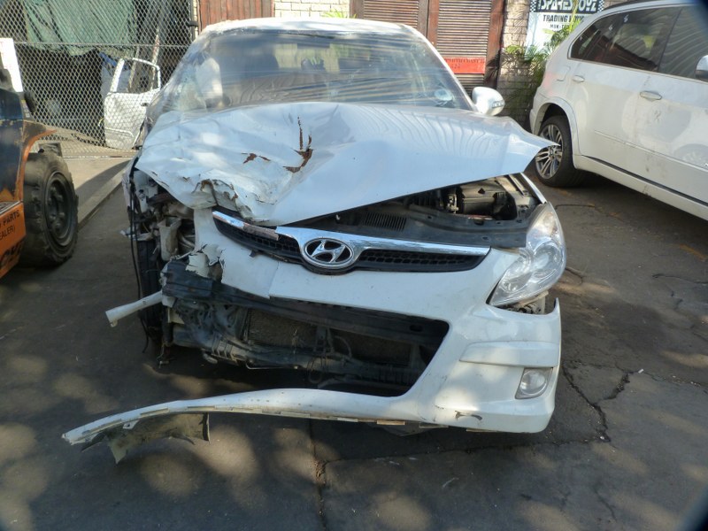 Hyundai i30 1.6 Manual White - 2010 STRIPPING FOR SPARES - Private Seller Hyundai i30 1.6 Manual White - 2010 STRIPPING FOR SPARES - Private Seller