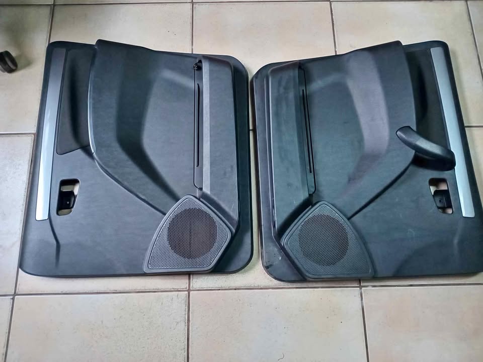 Mahindra Scorpio mhawk 2.2 S6 door panels for sale WhatsApp or cell - Private Seller Mahindra Scorpio mhawk 2.2 S6 door panels for sale WhatsApp or cell - Private Seller