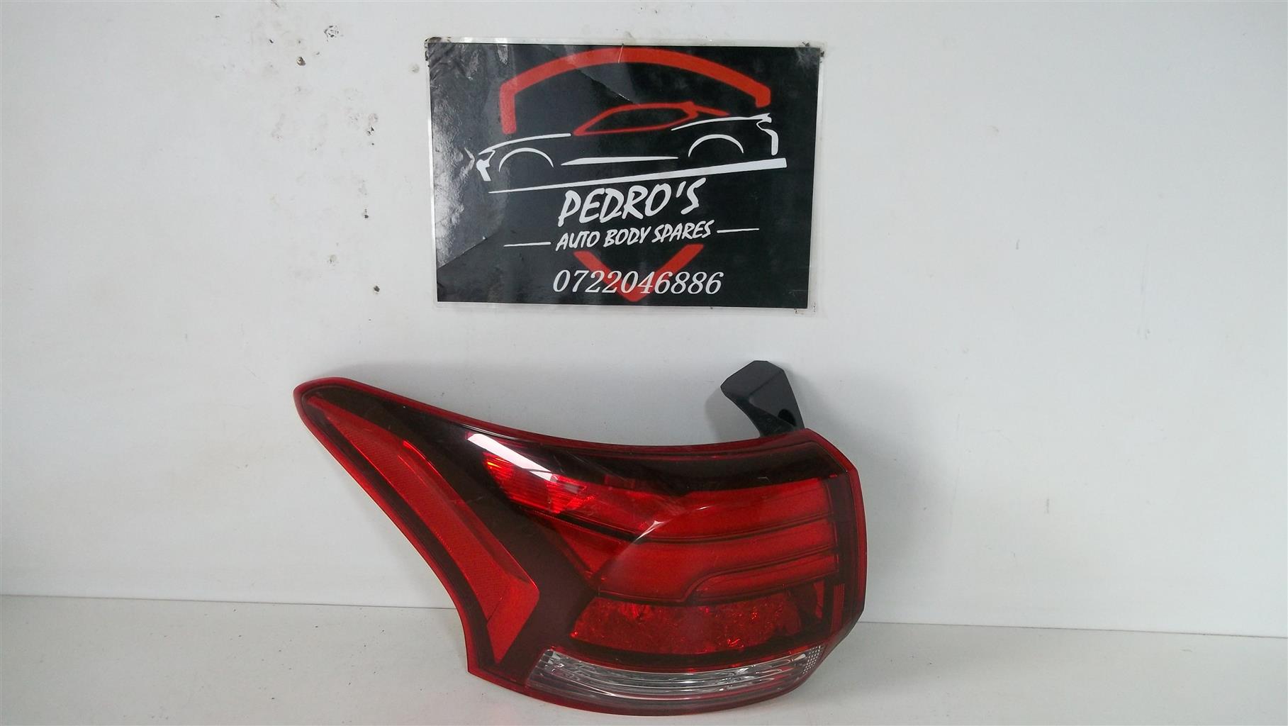 Mitsubishi Outlander left tail light - Private Seller Mitsubishi Outlander left tail light - Private Seller