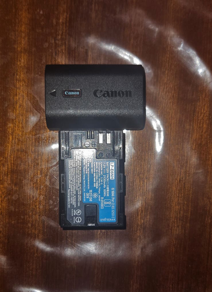 2 x Canon LP-E6NH Lithium-Ion Batteries 2 x Canon LP-E6NH Lithium-Ion Batteries