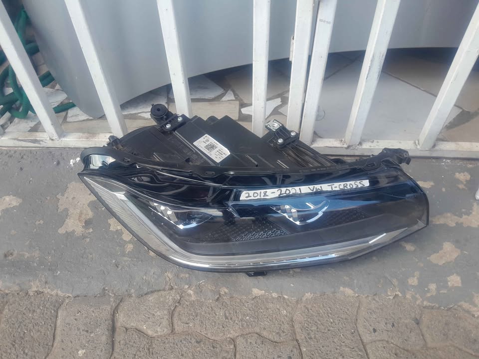 2018-2021 VW T-CROSS RIGHT SIDE XENON HEADLIGHT FOR SALE