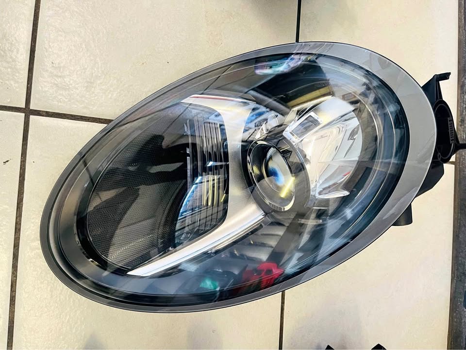 Porsche 911 (991 generation) headlight - Private Seller Porsche 911 (991 generation) headlight - Private Seller