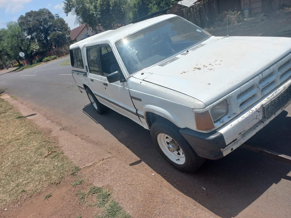 Ford courier dubbel Striping for spears - Private Seller Ford courier dubbel Striping for spears - Private Seller