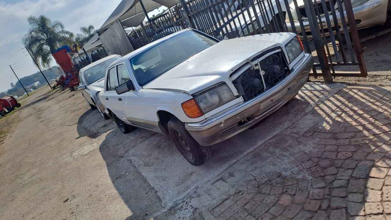 Mercedes Benz W126 stripping for spares - Private Seller Mercedes Benz W126 stripping for spares - Private Seller