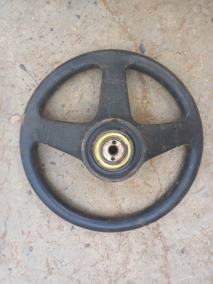MAZDA 323 STEERING WHEEL ORIGINAL - Private Seller