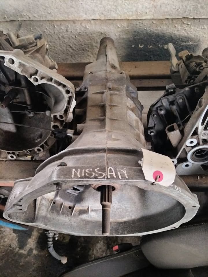 Datsun Bluebird column shift gearbox - Private Seller