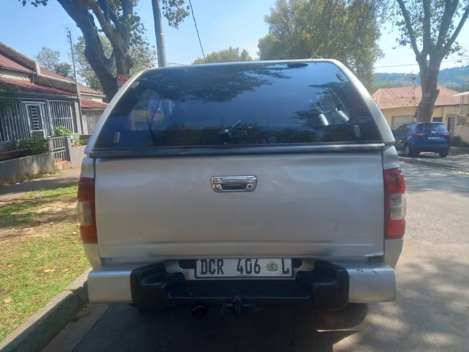 2007 ISUZU KB300 Diesel Double Cab, Manual, Leather Seats Canopy