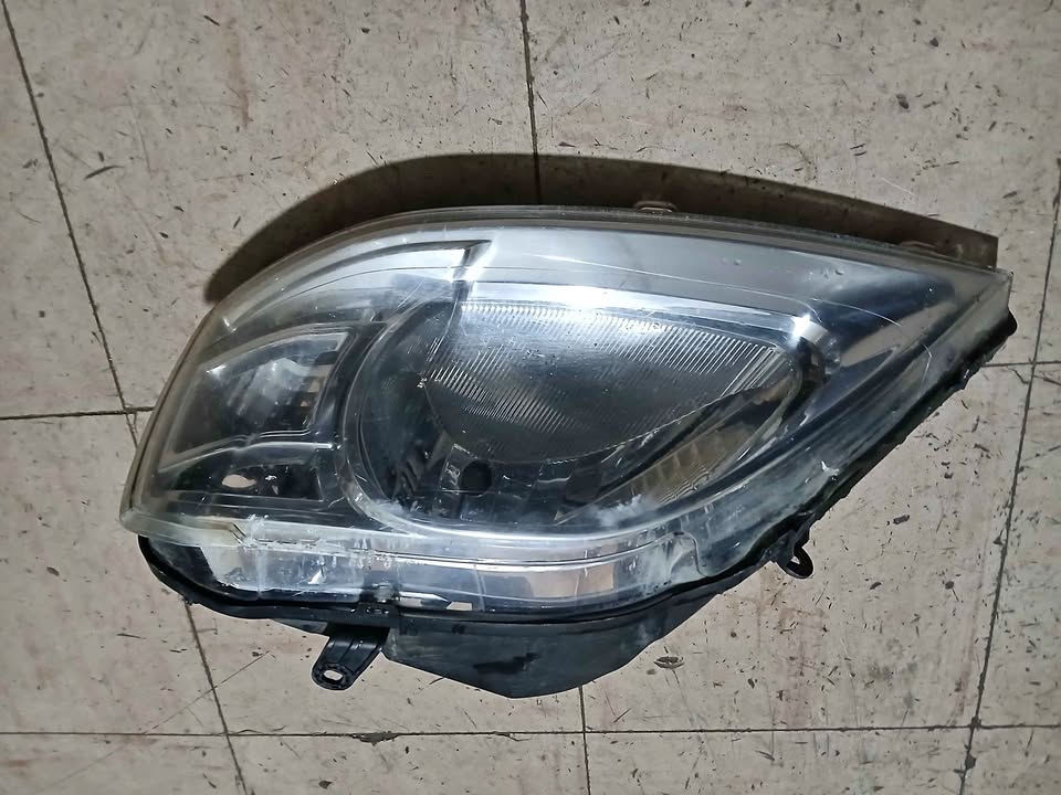 Nissan np200 headlight - Private Seller Nissan np200 headlight - Private Seller