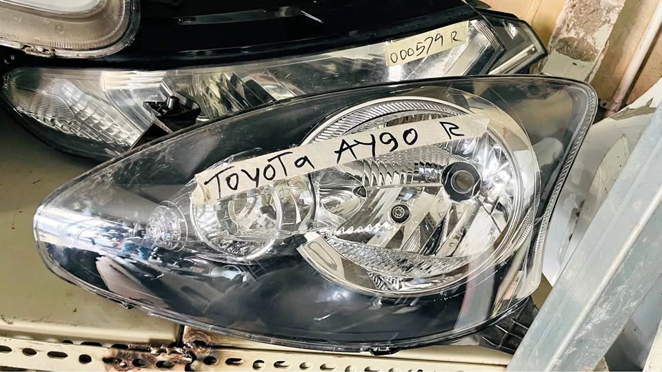Toyota Aygo headlight - Private Seller Toyota Aygo headlight - Private Seller
