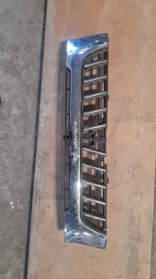 mitsubishi grille - Private Seller mitsubishi grille - Private Seller