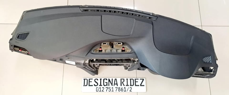 BMW F30 318I LCI DASHBOARD AVAILABLE IMMACULATE CONDITION