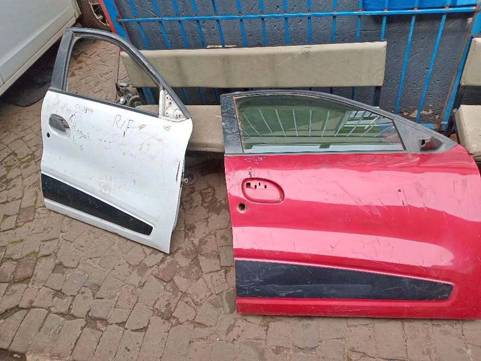 2017 Renault kwid right side doors for sale WhatsApp or cell - Private Seller 2017 Renault kwid right side doors for sale WhatsApp or cell - Private Seller