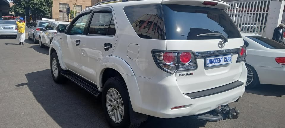 2013 TOYOTA FORTUNER 3.0D 4D AUTOMATIC TRANSMISSION.. 4×2. WITH 109000KM