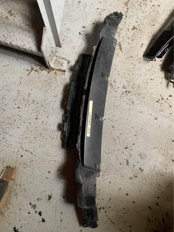 BMW 3 F30 FRONT BUMPER LOWER GRILL