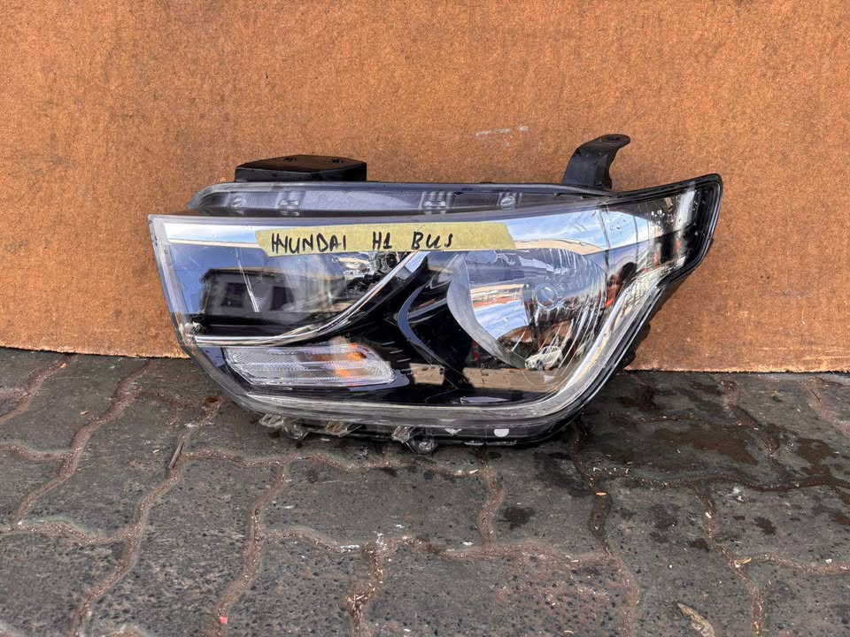 Hyundai H1 Bus Headlight - Private Seller Hyundai H1 Bus Headlight - Private Seller