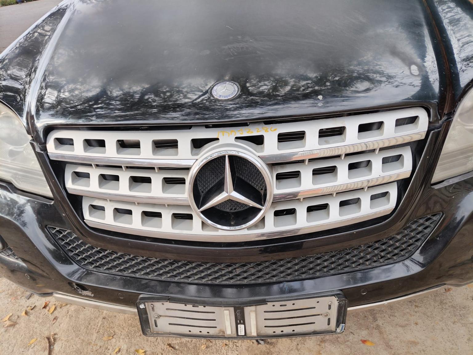 Mercedes ML350 cdi radiator Grill for sale used - Private Seller Mercedes ML350 cdi radiator Grill for sale used - Private Seller