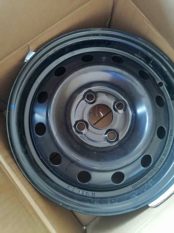 Np200 Steel Rims | Junk Mail Marketplace