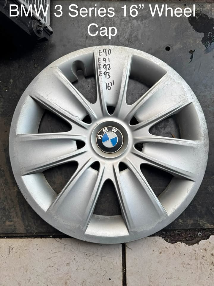 BMW 3 Series 16” Wheel Cap - Private Seller BMW 3 Series 16” Wheel Cap - Private Seller