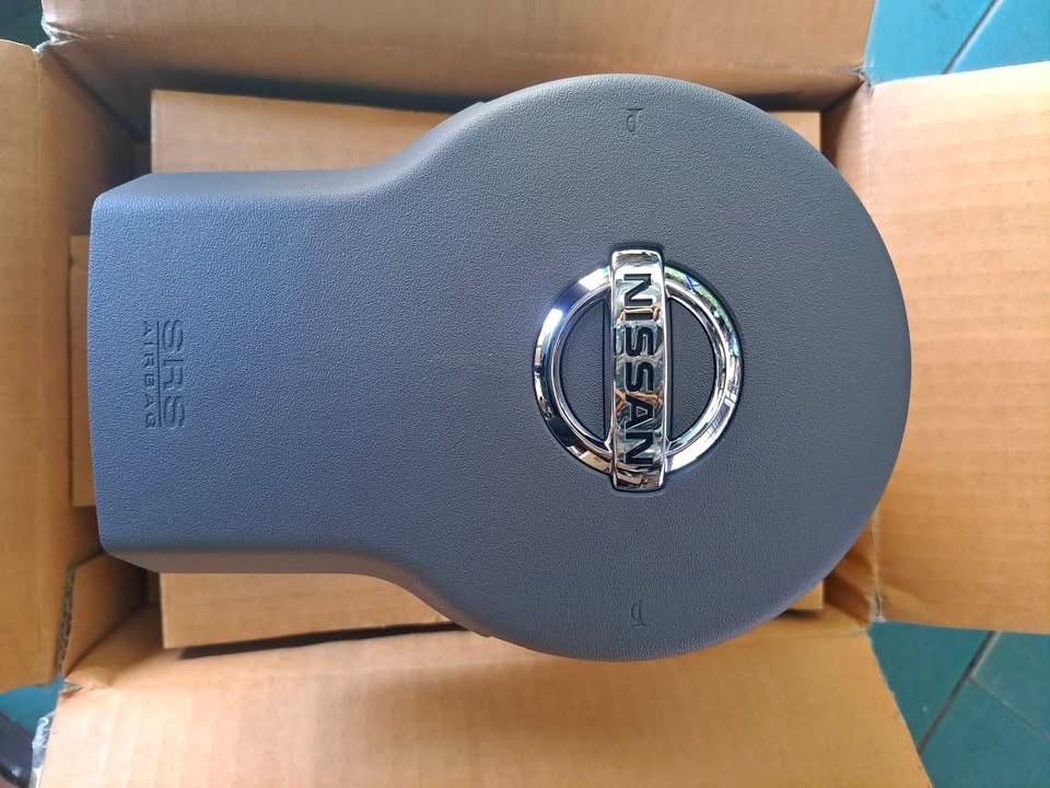 Nissan Navara airbag - Private Seller Nissan Navara airbag - Private Seller