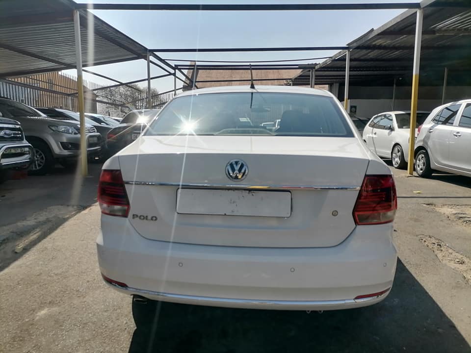 2016 Volkswagen polo 6 1.4 Comfortline Sedan