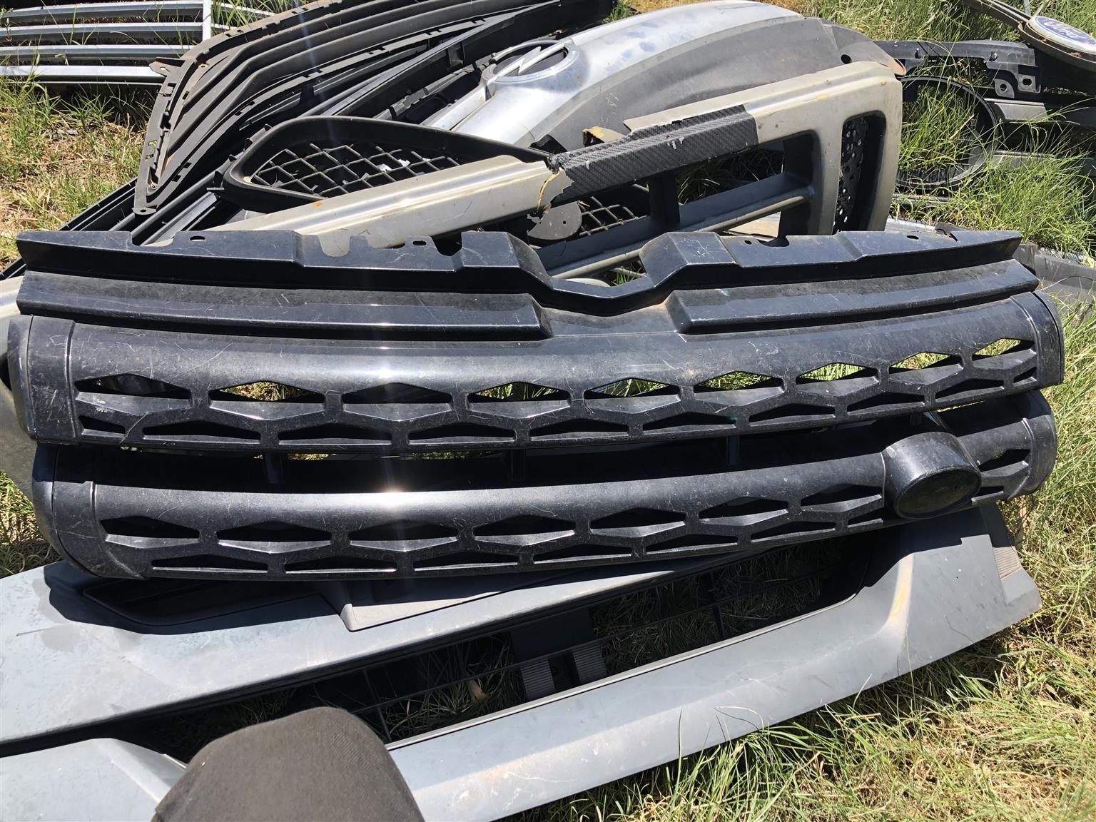 Range Rover Evoque main bumper grill - Private Seller Range Rover Evoque main bumper grill - Private Seller
