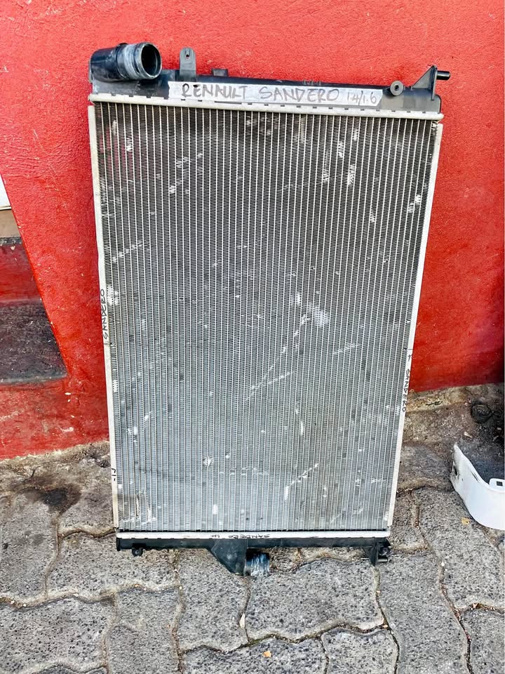 Renault Sandero radiator 2014/16 - Private Seller Renault Sandero radiator 2014/16 - Private Seller