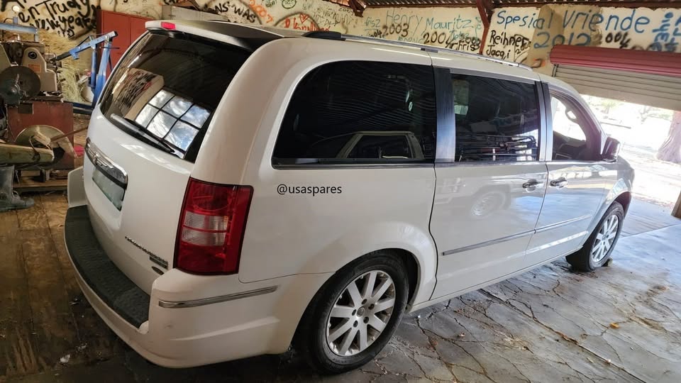 Chrysler Grand Voyager – Breaking for Body Parts - Private Seller